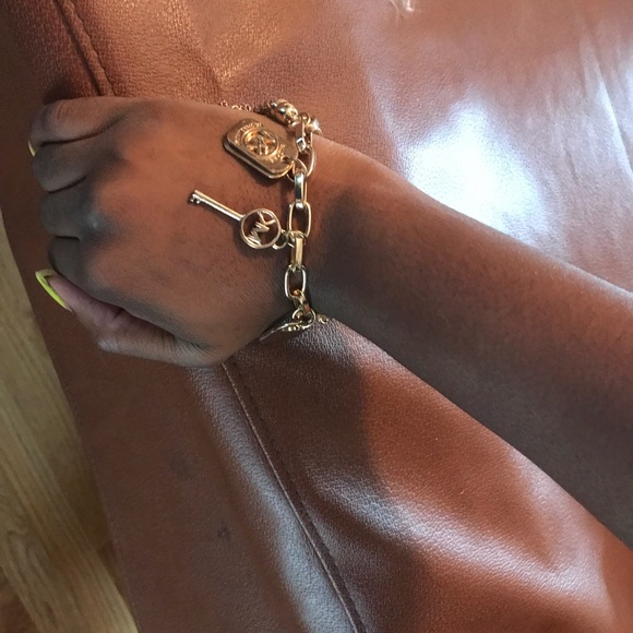 Michael Kors gold bracelet - Picture 5 of 6